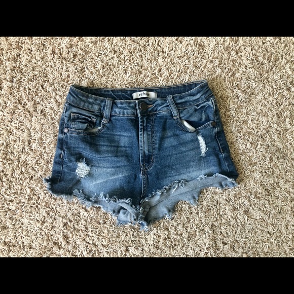 🔷3/$20 | Refuge | Distressed Cut off Shorts - Picture 4 of 5